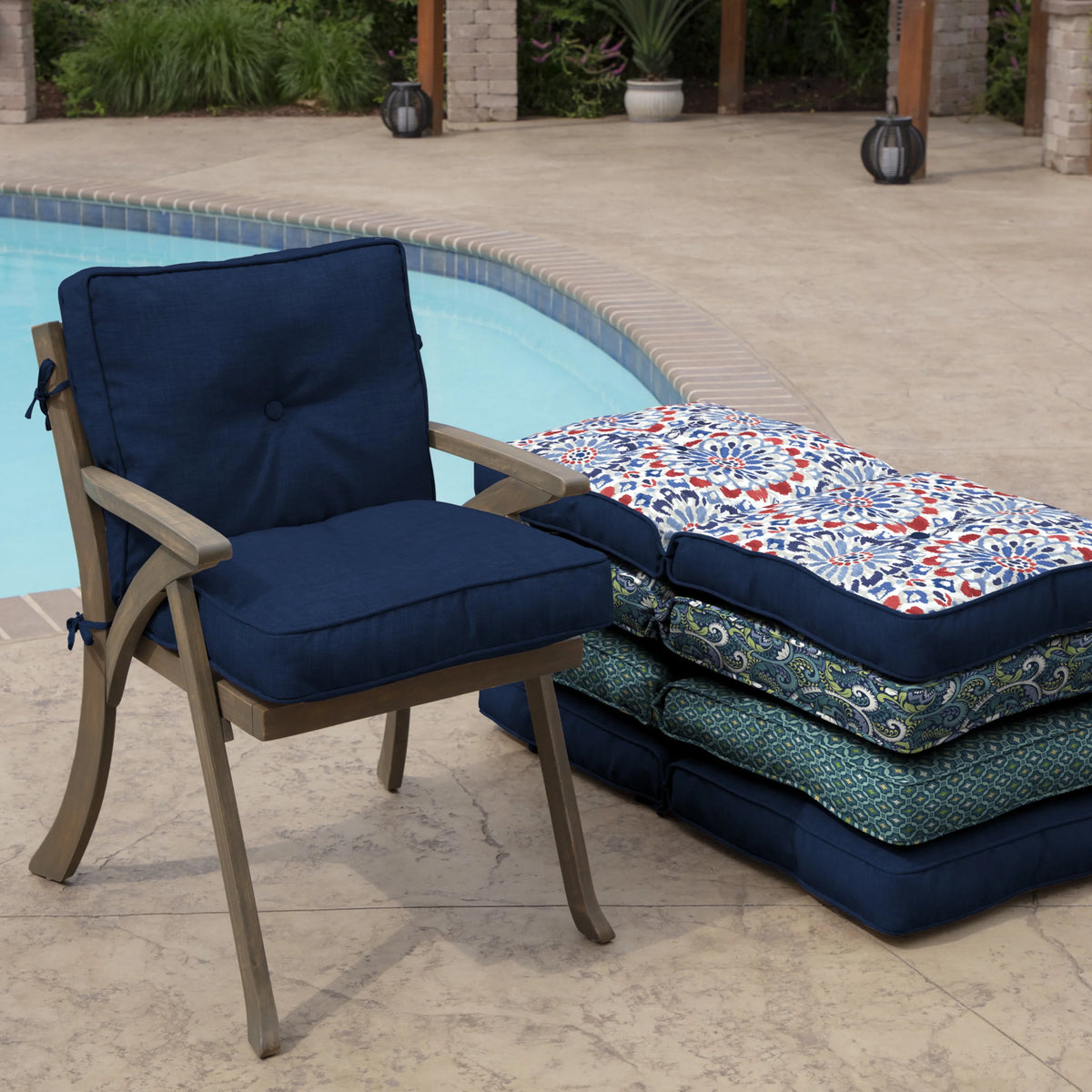 Tufted Water Repellent Dining Chair Cushion, 20 x 21 D942