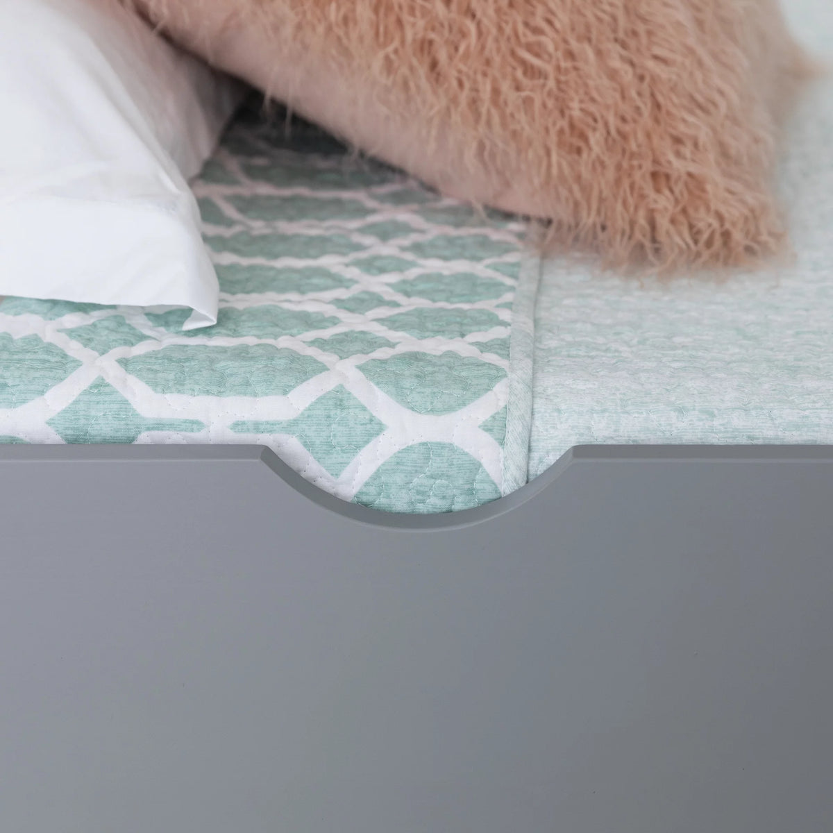 Solid Wood Twin Trundle Bed B717