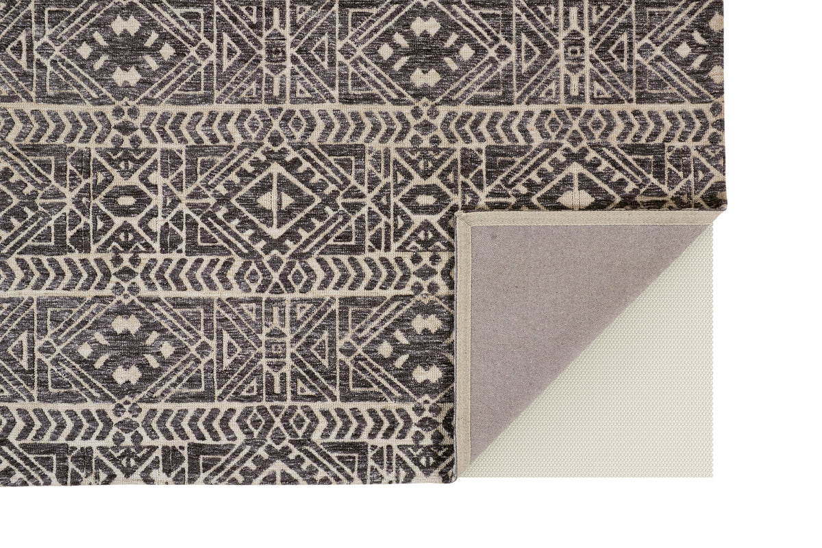 Gray/Black/Ivory 3'6" x 5'6" Stain Resistant Water Resistant Fade Resistant Accent Rug C774