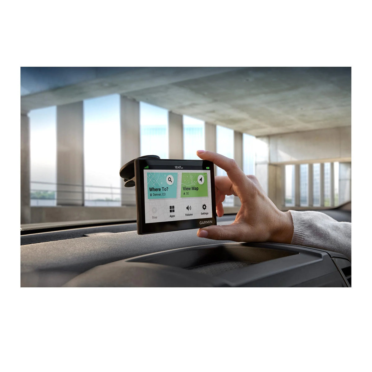 GPS Navigator with 2-Port Car Charger M9748