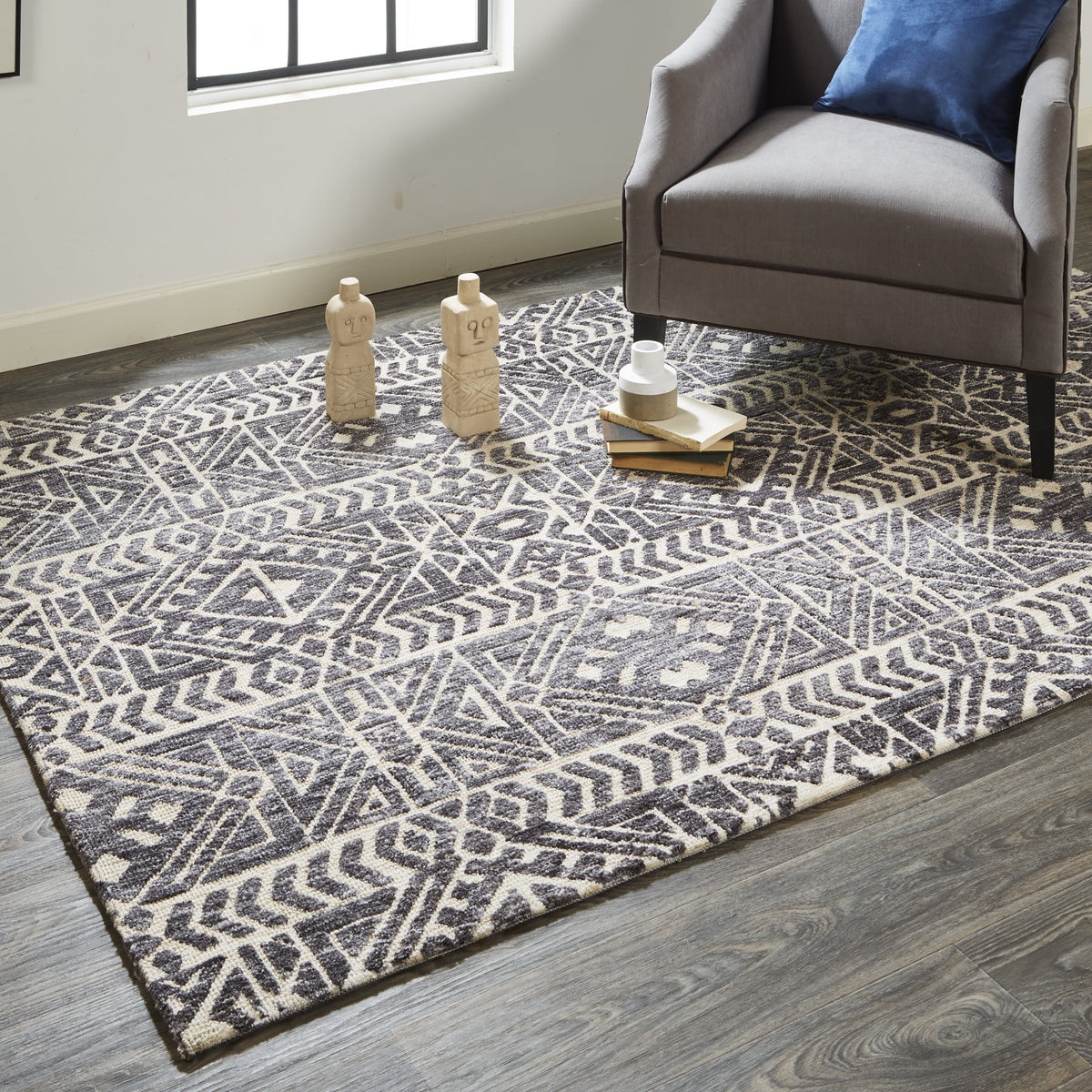 Gray/Black/Ivory 3'6" x 5'6" Stain Resistant Water Resistant Fade Resistant Accent Rug C774