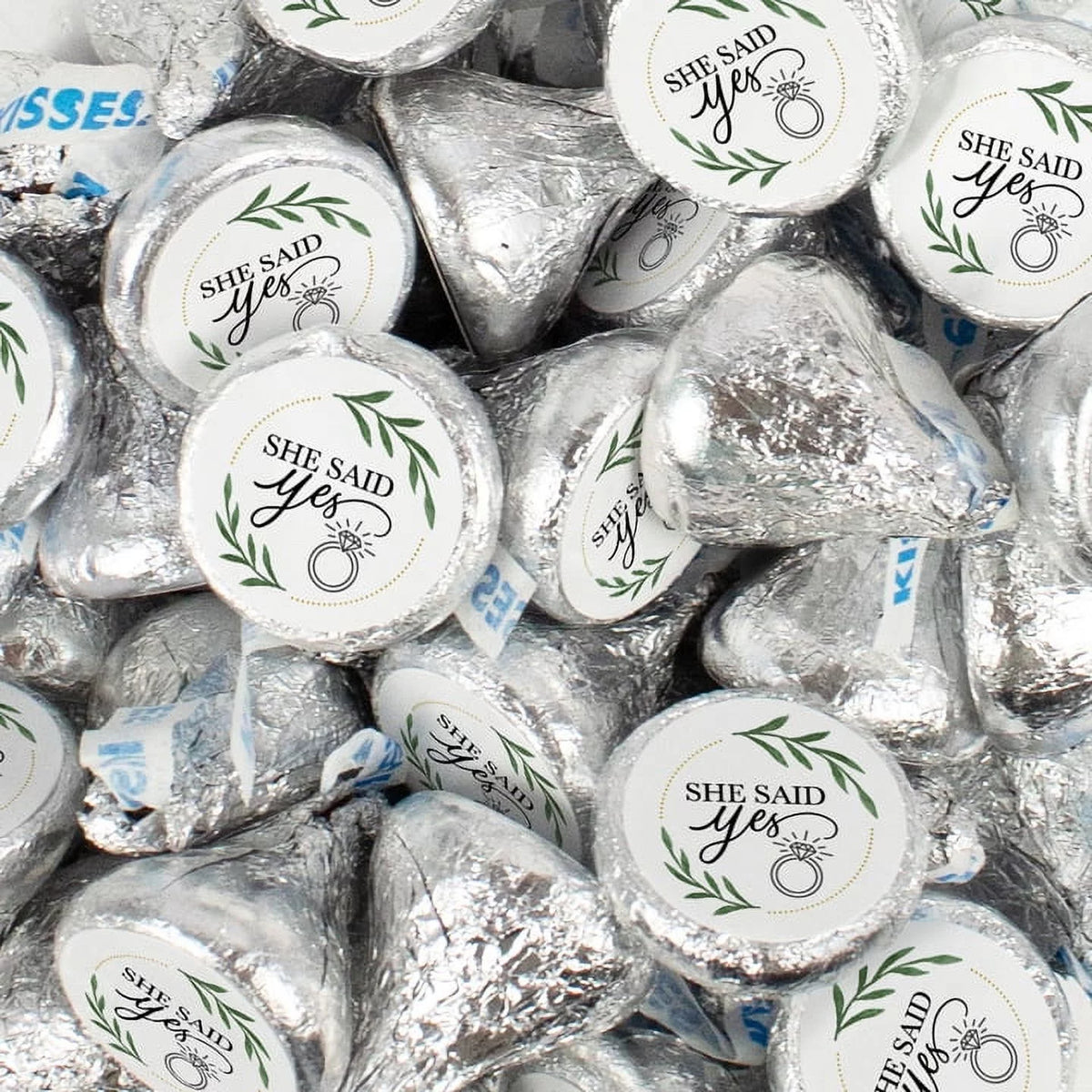 200 Pcs Milk Chocolate Kisses (2 lb) F914117