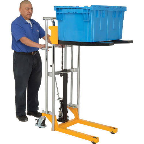 Manual Lift Stacker 880 lb. Cap. U3277