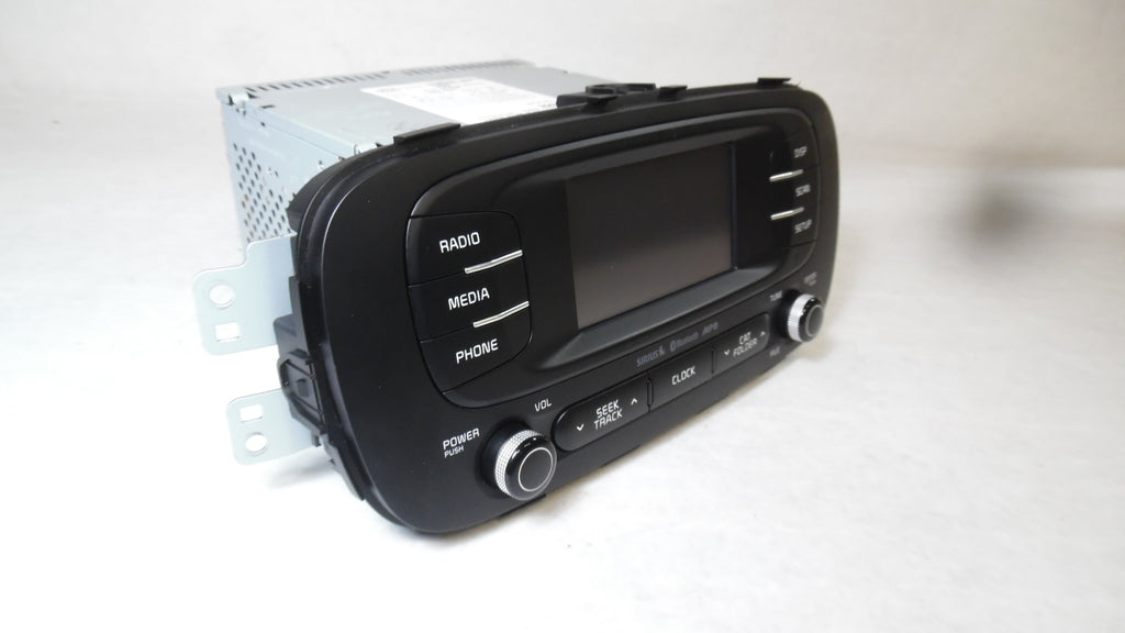 Pre-Owned Kia Soul Radio Media Receiver with Satellite and Display Z246833
