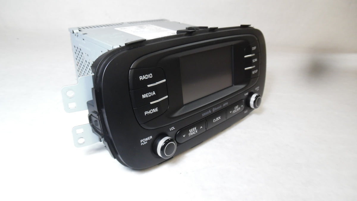 Pre-Owned Kia Soul Radio Media Receiver with Satellite and Display Z246833