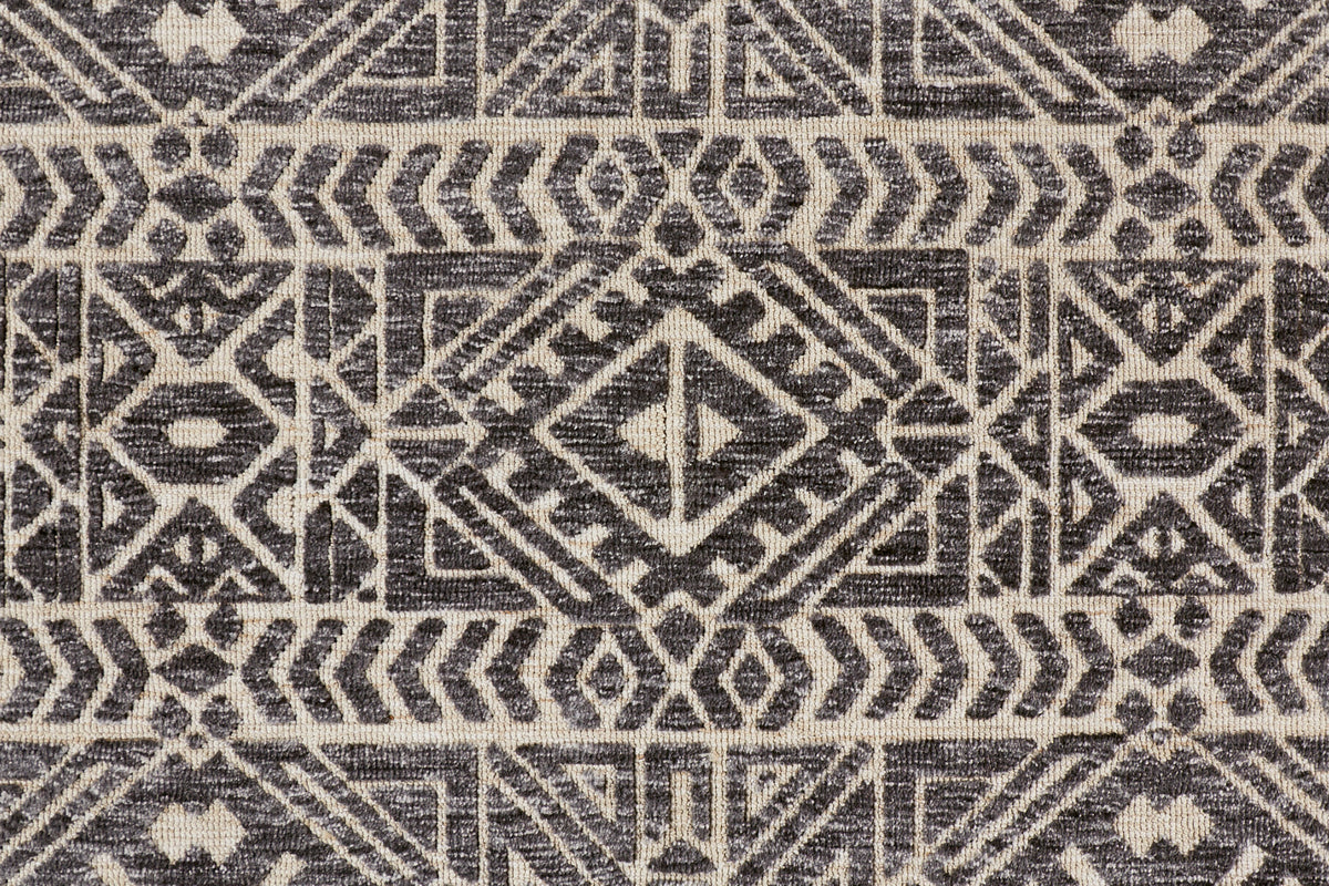 Gray/Black/Ivory 3'6" x 5'6" Stain Resistant Water Resistant Fade Resistant Accent Rug C774